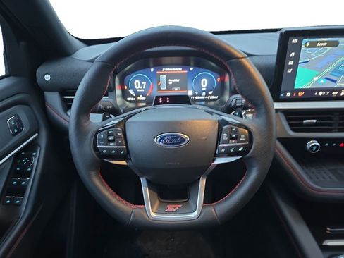 Used 2025 Ford Explorer ST image 13