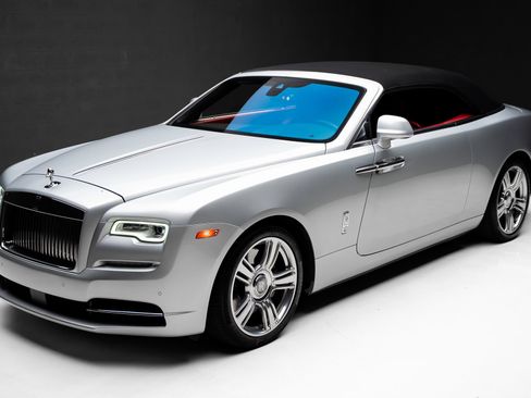 Used 2017 Rolls-Royce Dawn RWD image 5