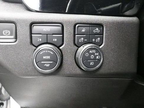 Used 2023 Chevrolet Silverado 1500 LTZ AWD/4WD image 16