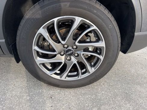 Used 2022 Lincoln Corsair FWD w/ Equipment Group 101A image 23