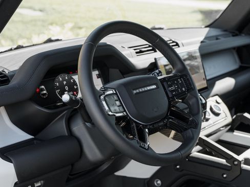 Used 2025 Land Rover Defender 90 S AWD/4WD image 8