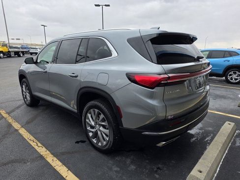 Used 2025 Buick Enclave Preferred image 4