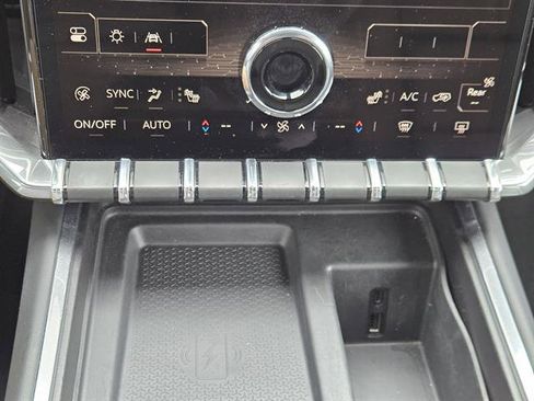 Used 2024 GMC Acadia Elevation image 15