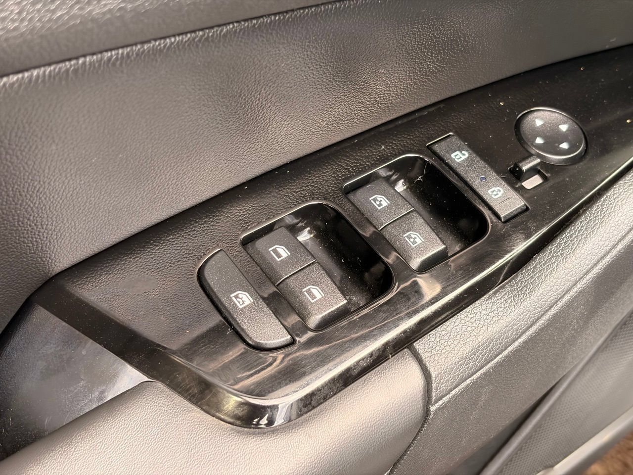 Used 2024 Kia Sportage EX FWD image 19