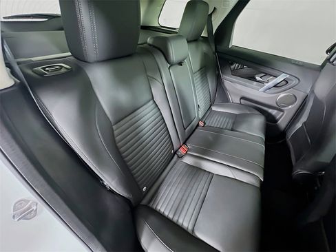 Used 2024 Land Rover Discovery Sport S image 28