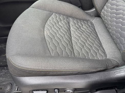 Used 2018 Chevrolet Equinox LT image 15