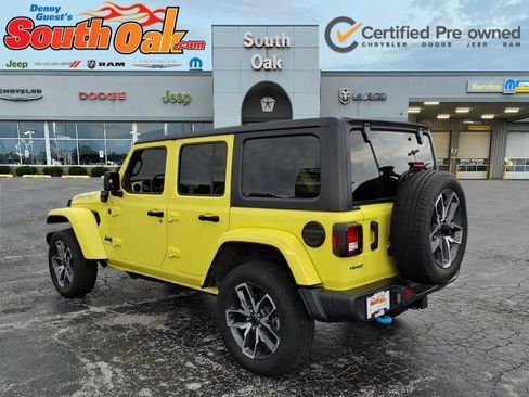 Used 2024 Jeep Wrangler Unlimited w/ Dual Top Group AWD/4WD image 4