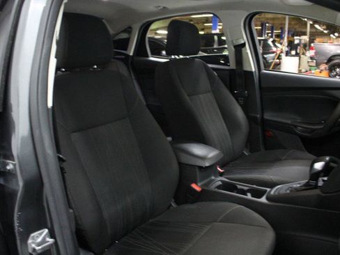 Used 2017 Ford Focus SEL image 24