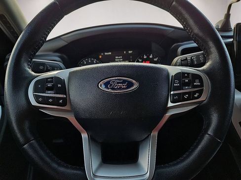 Used 2023 Ford Explorer XLT RWD image 30