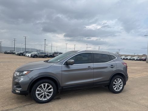Certified 2022 Nissan Rogue Sport SV w/ Technology Package image 9