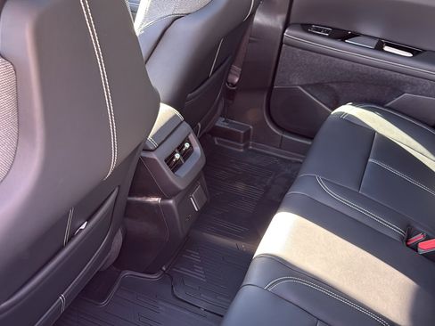 New 2025 Cadillac Optiq Luxury 1 w/ LPO, Floor Liner Package image 29