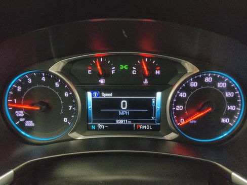 Used 2018 Chevrolet Equinox Premier FWD image 23