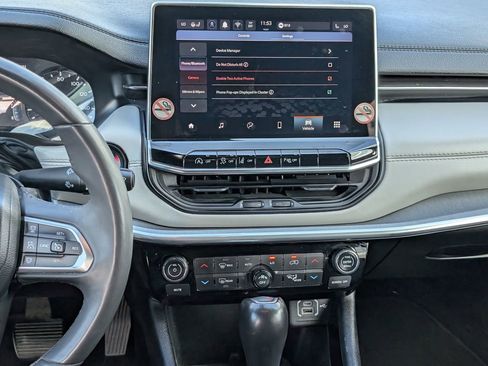 Used 2024 Jeep Compass Limited image 12