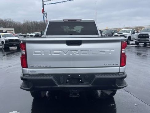 Used 2020 Chevrolet Silverado 2500 Custom w/ Custom Value Package image 4