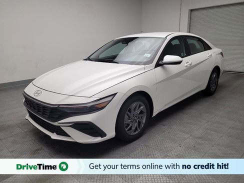 Used 2024 Hyundai Elantra SEL image 1