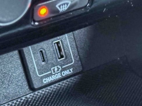 Used 2019 Nissan Pathfinder S image 31