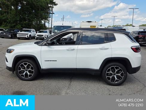 Used 2025 Jeep Compass Limited AWD/4WD image 5