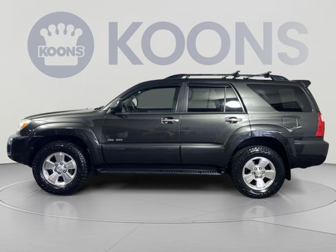 Used 2006 Toyota 4Runner SR5 AWD/4WD image 2
