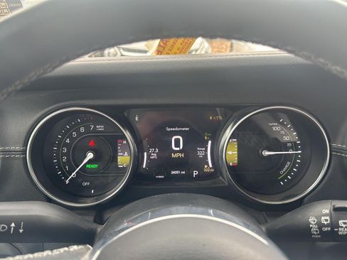 Used 2023 Jeep Wrangler Unlimited Sahara w/ Cold Weather Group AWD/4WD image 26