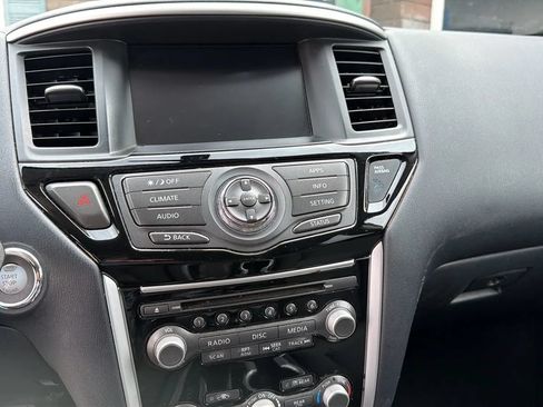 Used 2020 Nissan Pathfinder S AWD/4WD image 8