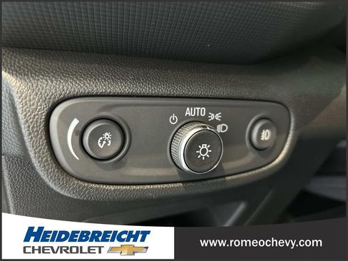 Used 2023 Chevrolet TrailBlazer LT FWD image 29