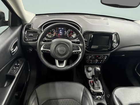 Used 2020 Jeep Compass Latitude image 10