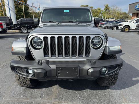 Used 2020 Jeep Wrangler Unlimited Sahara image 2