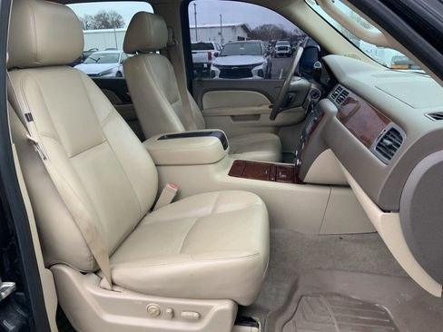 Used 2013 Chevrolet Avalanche LTZ image 54