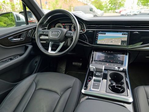 Used 2025 Audi Q7 3.0T Premium Plus AWD/4WD image 42