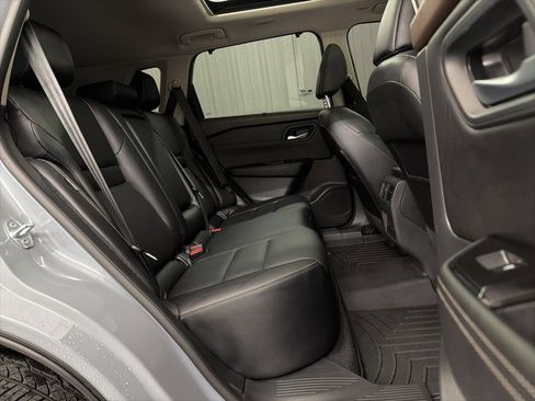 Used 2022 Nissan Rogue SL w/ SL Premium Package image 29