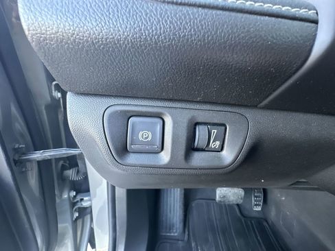 Used 2019 GMC Acadia SLT image 18