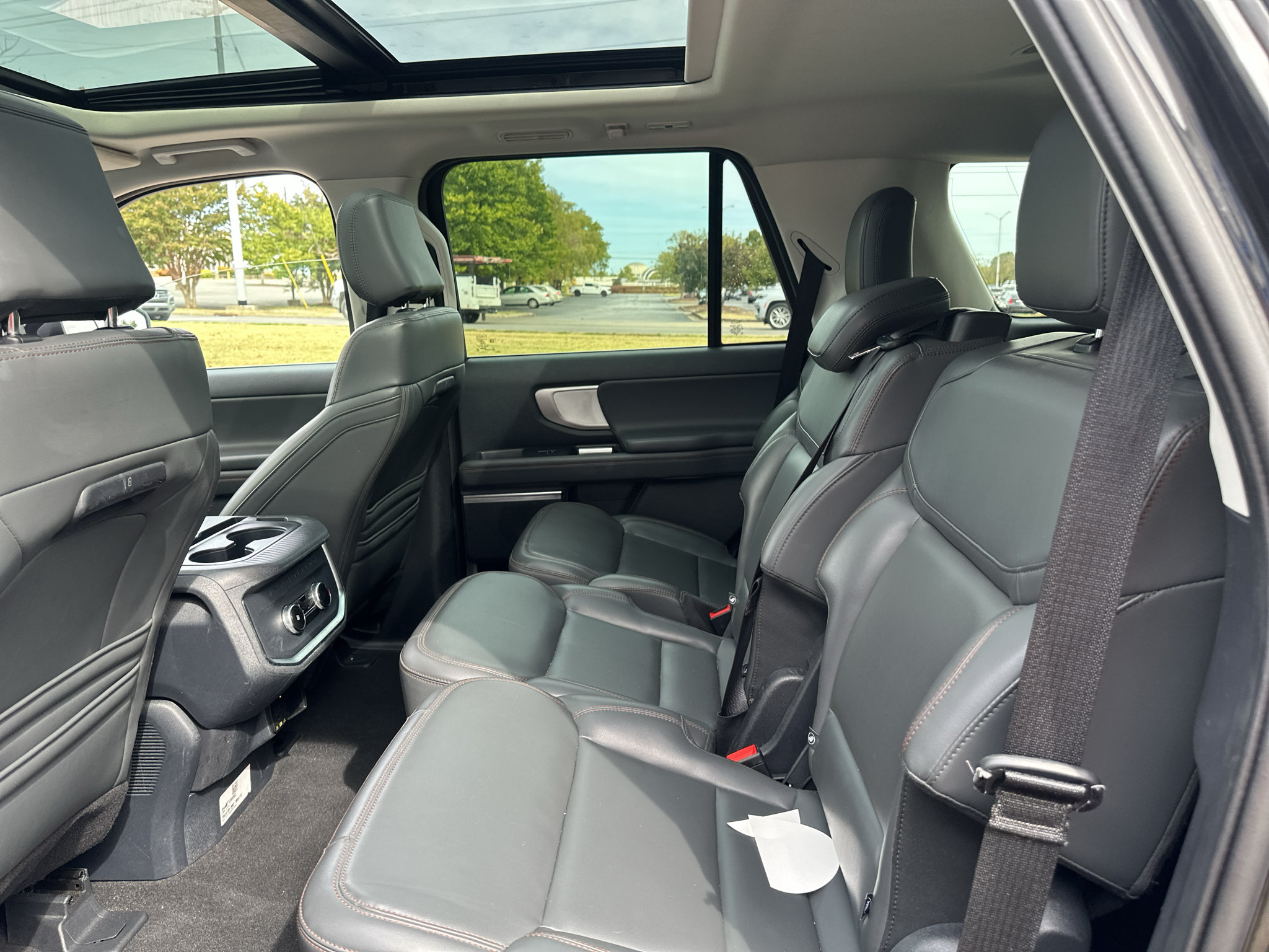 Used 2025 Ford Expedition Active AWD/4WD image 17