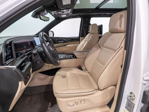 Used 2024 Cadillac Escalade Premium Luxury w/ Performance Package AWD/4WD image 16