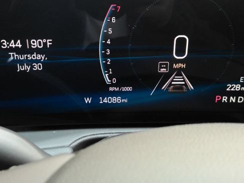 Used 2024 Cadillac XT4 Premium Luxury FWD image 41