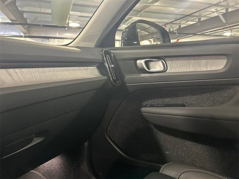Used 2026 Volvo XC40 B5 Plus w/ Protection Package Premier image 20