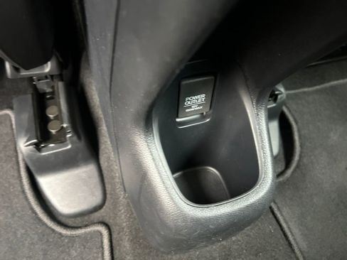 Used 2022 Honda HR-V LX image 35