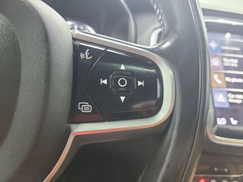 Used 2018 Volvo XC90 T5 Momentum w/ Momentum Plus Package AWD/4WD image 32