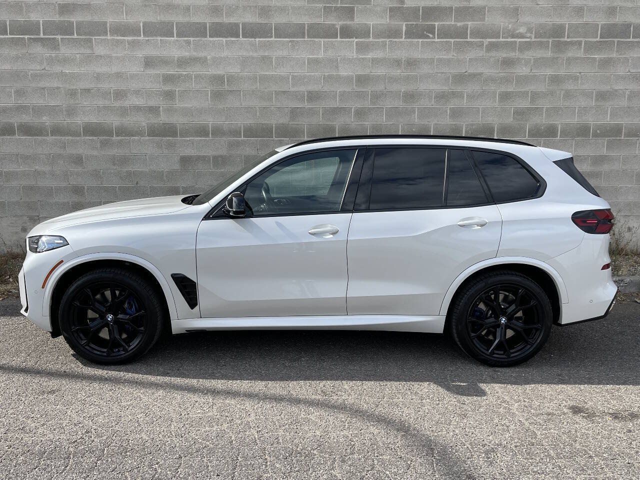 Used 2026 BMW X5 M60i w/ Climate Comfort Package AWD/4WD image 9