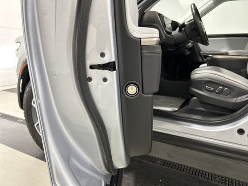 Used 2022 Rivian R1T Adventure image 30