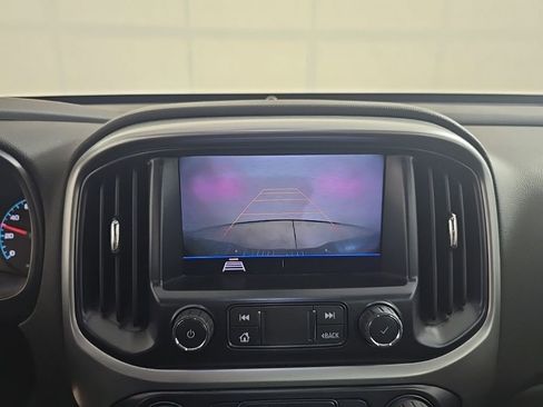 Used 2022 Chevrolet Colorado LT w/ LT Convenience Package image 10