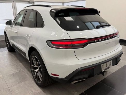 Certified 2025 Porsche Macan AWD/4WD image 3