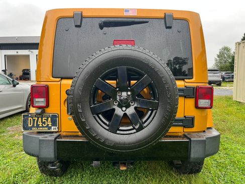 Used 2014 Jeep Wrangler Altitude image 13