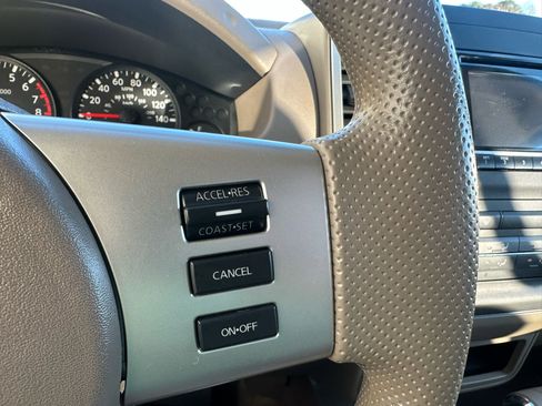 Used 2018 Nissan Frontier SV image 11