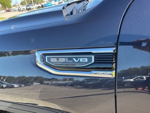 Used 2025 GMC Sierra 1500 SLT image 3