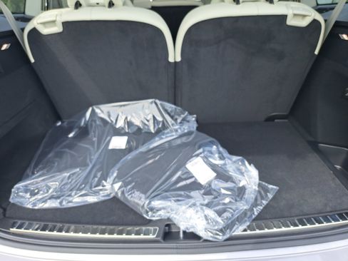 New 2026 Volvo XC90 B6 Ultra image 8