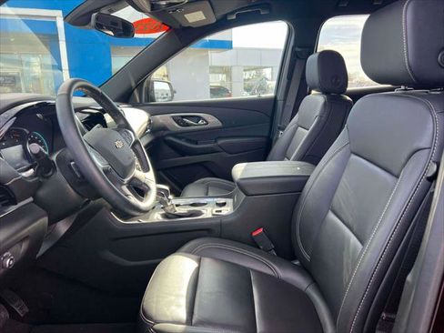 Used 2023 Chevrolet Traverse LT image 13
