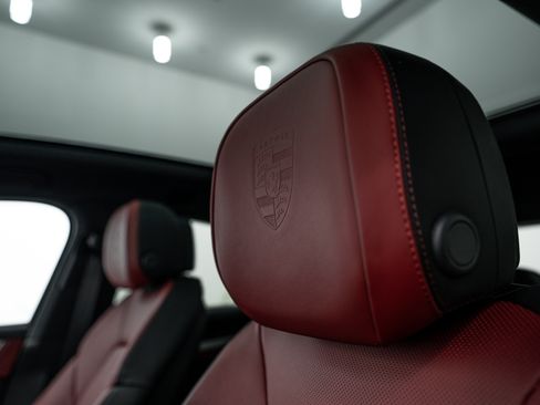 Certified 2026 Porsche Cayenne S AWD/4WD image 23