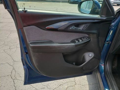 Used 2021 Chevrolet TrailBlazer LT w/ Sun and Liftgate Package AWD/4WD image 13