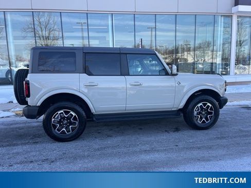 Used 2025 Ford Bronco Outer Banks image 9