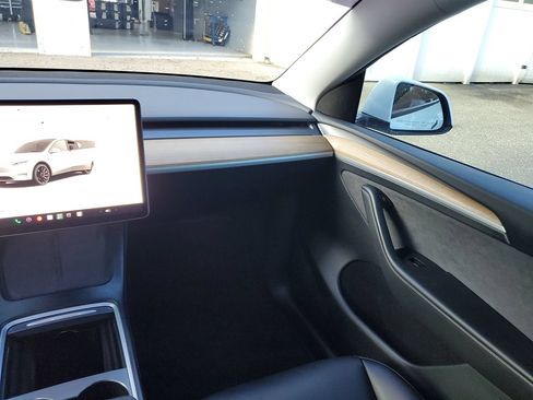 Used 2025 Tesla Model Y Performance AWD/4WD image 14